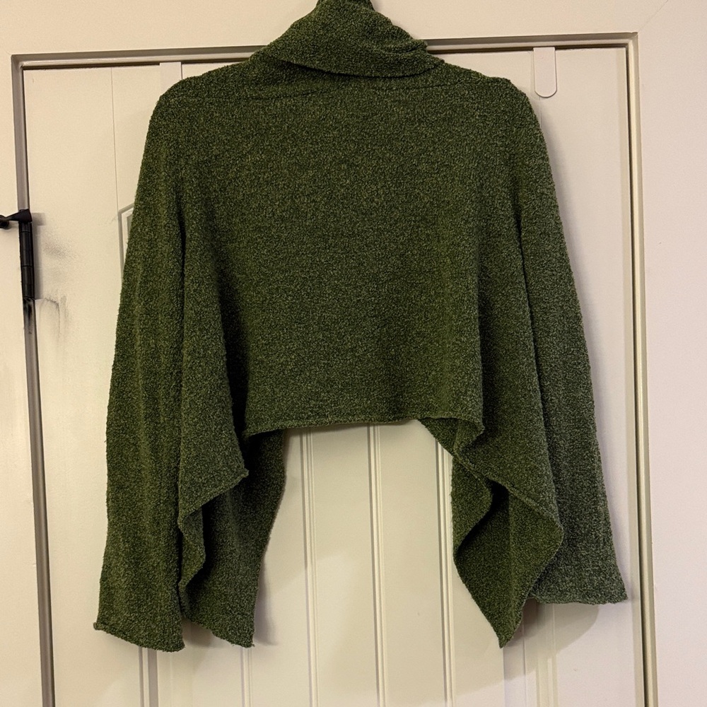Cropped Sweater - Picture 4 of 4